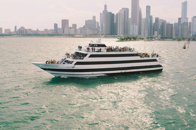 City Cruises Chicago: Signature Lunch Cruise on Lake Michigan - DJ, dance floor, and games: how lively is it really?