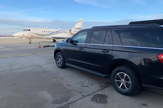 Curbside Sedan Transportation from O'Hare or Midway Airport to Downtown Chicago - Key Points to Know Before You Ride