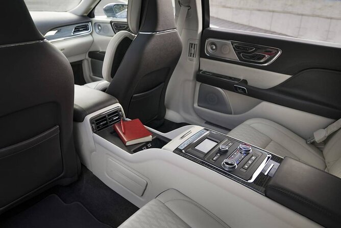 Curbside Sedan Transportation from O'Hare or Midway Airport to Downtown Chicago - Luggage Rules That Save You Money and Stress