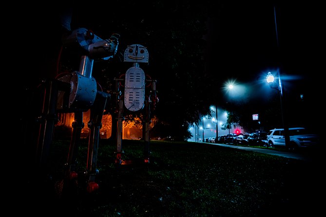 Embers of the Windy City: Chilling Chicago Ghost Tours - The Lincoln Park Ghost Walk That Moves Like a Story