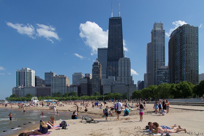 Fun Chicago Bike Tour with Pizza, Hot Dogs, Cupcakes and Beer - Stop 2: Gold Coast Architecture and Lake Views on a Luxury-Style Ride