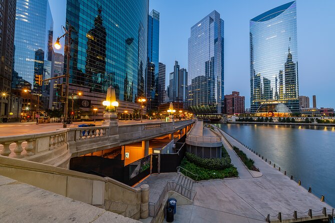 Ghosts of Chicago Family Friendly Ghost Tour - Who this tour is best for
