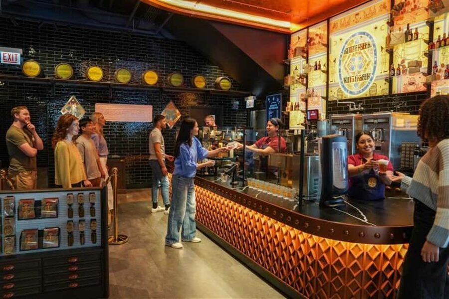 Harry Potter Shop Chicago: Magic Brew Bundle - Where you start: redeem your Magic Brew Bundle at the Butterbeer Bar
