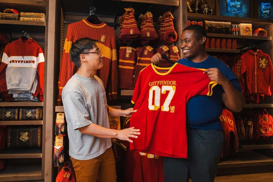 Harry Potter Shop Chicago: Magic Brew Bundle - Who should book the Magic Brew Bundle, and who should skip it