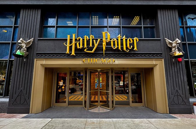 Harry Potter Shop Chicago: Magical Brew Bundle - Butterbeer choices: draft or frozen, plus the souvenir mug detail