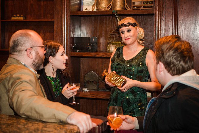 Haunted Chicago Booze and Boos Ghost Walking Tour - Why This Haunted Pub Walk Is Worth Your Evening