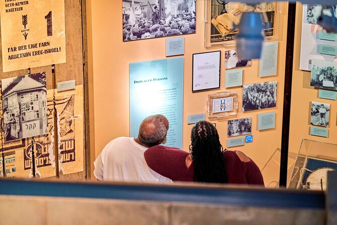 Illinois Holocaust Museum Experience360 Admission - Holographic Conversations With Survivors: Ask, Listen, Reflect