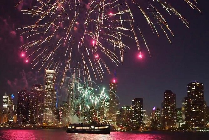 Lake Michigan Fireworks Cruise in Chicago - The Fireworks Moment: 360-Degree Skyline Viewing From Open Water