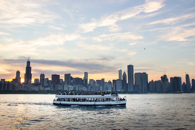 Lake Michigan Sunset Cruise in Chicago - Crowds and seating: how to avoid the worst spots