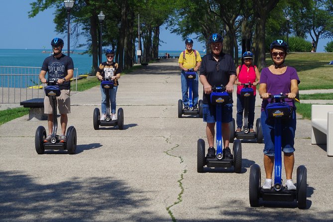 Lakefront Segway Tour in Chicago - Field Museum stop: why this dinosaur-and-human-world area is a smart start