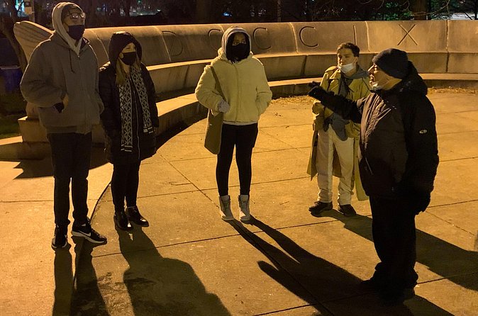 Lincoln Park Hauntings Ghost Investigation Tour - Stop 3, Lincoln Park Zoo: cemetery and zoo history in one spooky explanation