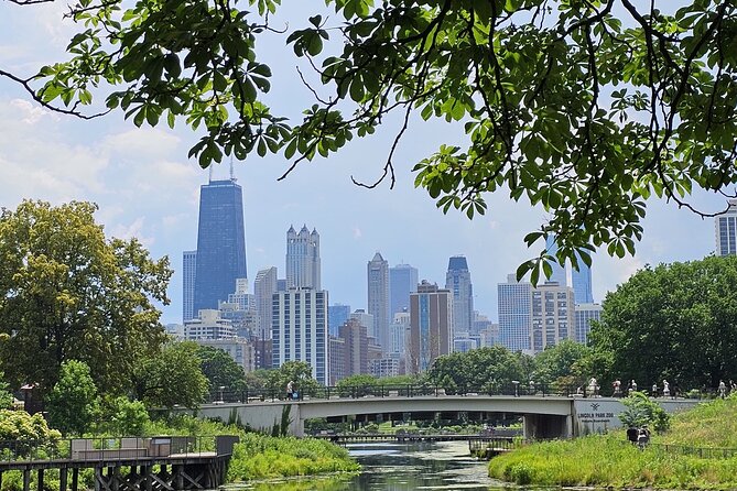 Lincoln Park Nature Museum & Zoo Private Walking Tour - Timing, walking pace, and what a private group changes