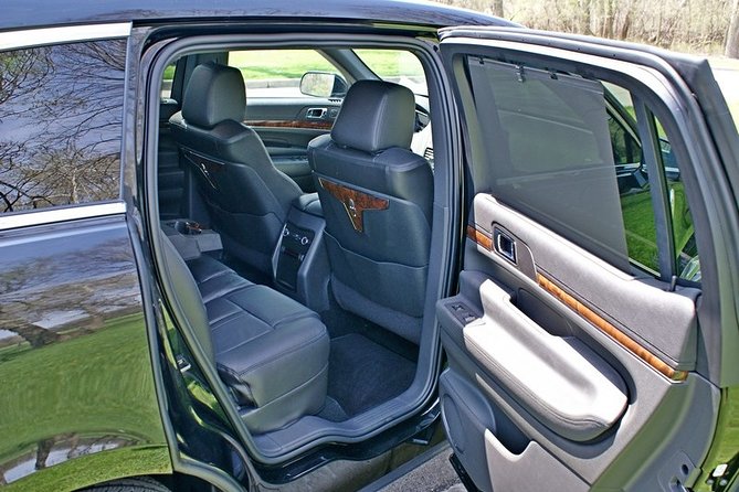 O'Hare Airport Transfer to Chicago by Luxury Sedan - Inside Meet - Should You Book Echo Limousine’s O’Hare Transfer?