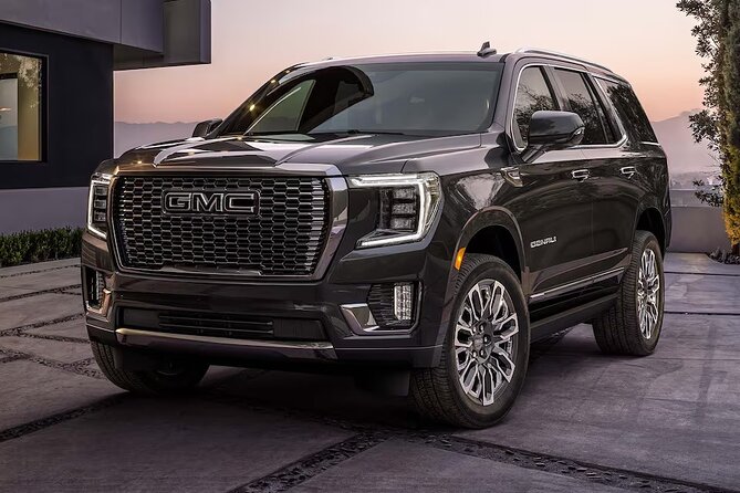 O'Hare or Midway Airport Curbside Transport One Way - The Luxury SUV Setup: Comfort, Capacity, and Luggage Rules