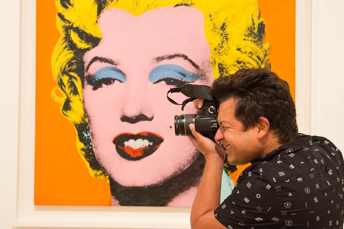 Photo Shoot and Art Walk at The Art Institute in Chicago - Your $101 value: museum entry plus portraits you can actually use