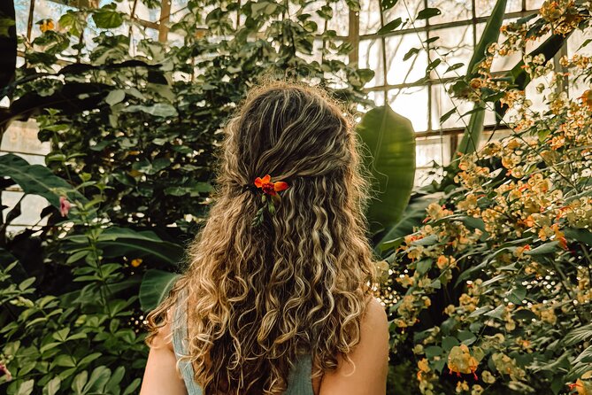 Photo Shoot in Chicago’s Urban Jungle Garden - Posing help that actually makes you look comfortable