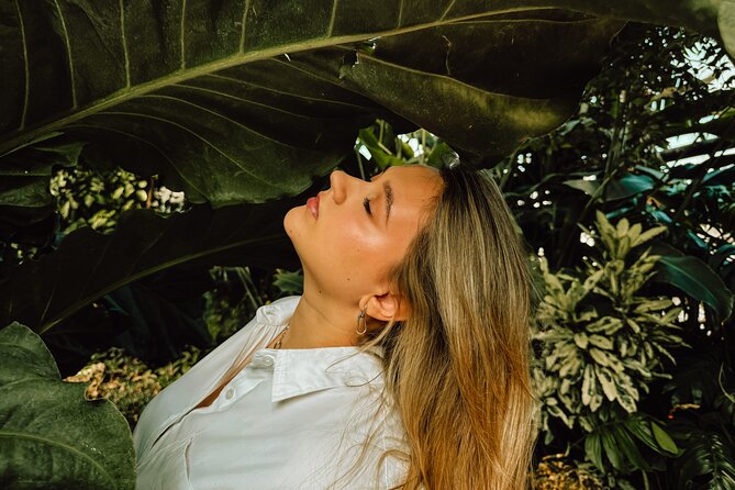 Photo Shoot in Chicago’s Urban Jungle Garden - What you get after: 50 digital shots, then 5 color-corrected picks