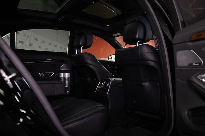 Private 4-Door Mercedes Limo Transfer from or to Chicagoland Airport and Suburbs - Your 30-Minute Ride: What to Expect in Real Life