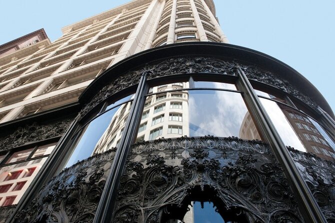Private Chicago Architecture Walking Tour - The Rookery Building and the LaSalle corridor office era