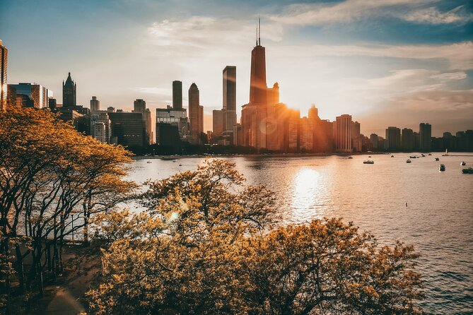 Private Chicago Guided Tour with Hotel Pickup - Downtown and the Loop Retail Historic District: a short orientation that helps