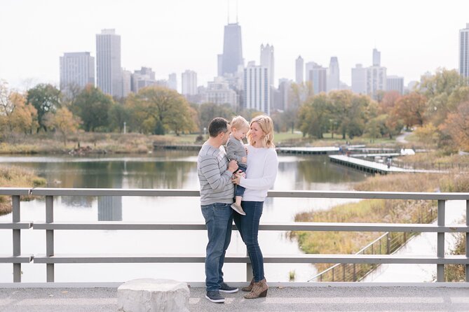 Private Photography Session with Local Photographer in Chicago - Custom routes and the Chicago Riverwalk option