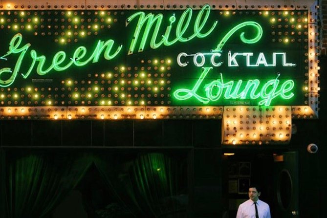 Private Speakeasy Pub Crawl in Chicago with Local Historian - Hotel Pickup, Luxury Transportation, and the Easy Start