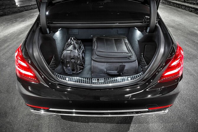 Private Transfer Chicago Airport to Chicago by Luxury Car or SUV - Price and value: what $115.26 per person really covers