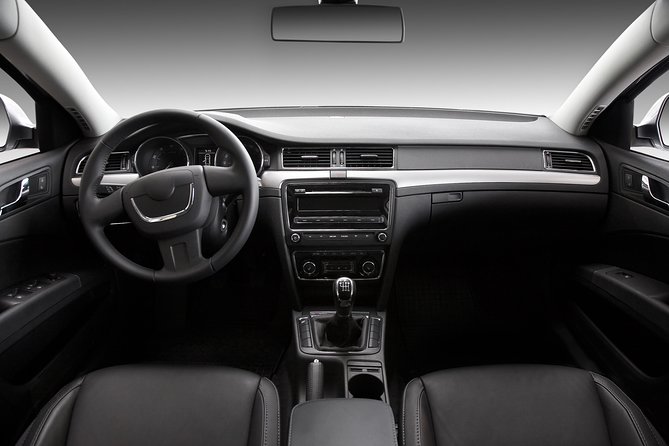Private Transfer from Chicago Airport (ORD) - A private luxury car ride that stays about 35 minutes