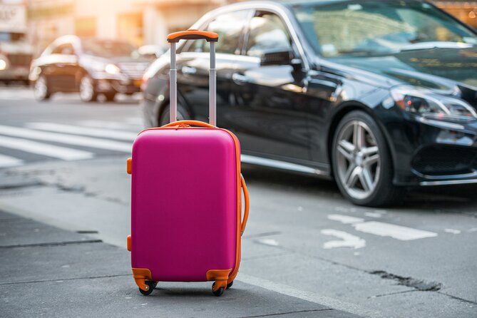 Private Transfer in Chicago (ORD/MDW) - Pickup Curbside: Where Your Driver Will Meet You