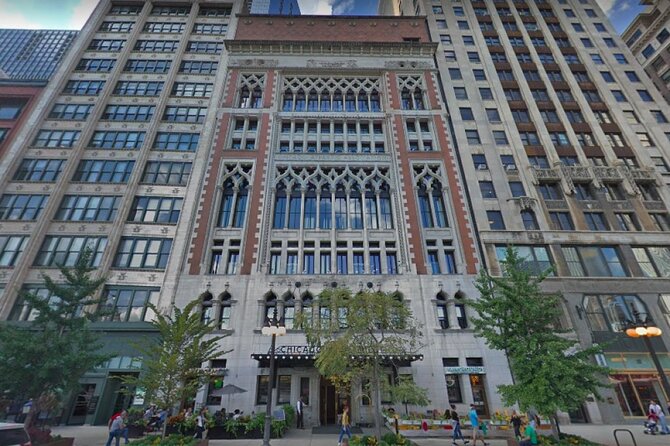 Self-Guided Chicago Scavenger Hunt: Chicago Loop - The detective roles (Braniac, Photographer, Mapper) and team play