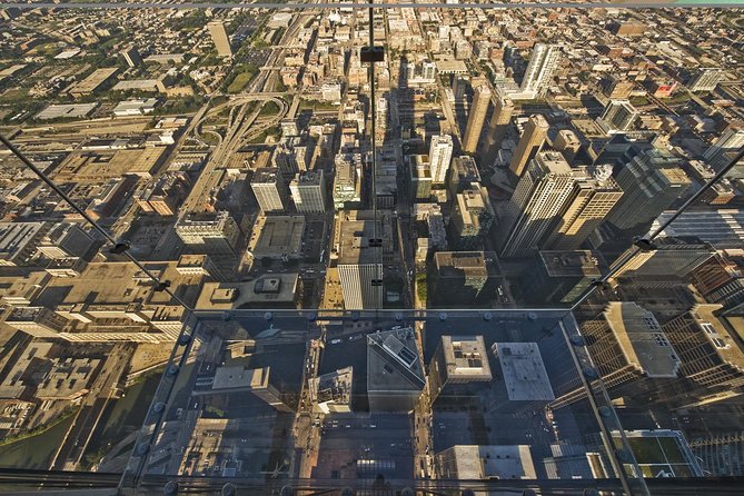 Skydeck - Willis Tower Admission - Stepping onto The Ledge: the 4.3-foot glass moment