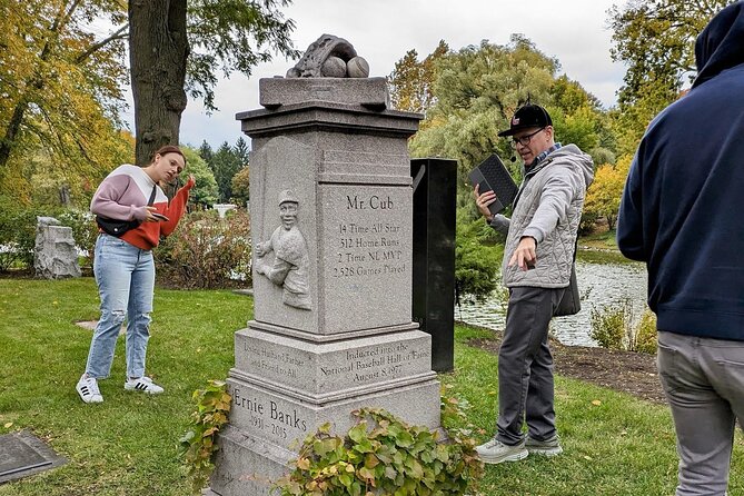The Deep Pockets Of Graceland Cemetery Walking Tour - Meeting at 4001 N Clark St: timing, group size, and how it runs